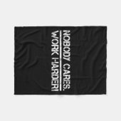 Nobody Cares Work Harder Retro Shirt-gym Motivatio Fleecedecke (Vorderseite (Horizontal))