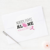 Nobody Fights Alone Breast Cancer Pink Ribbon Runder Aufkleber (Umschlag)