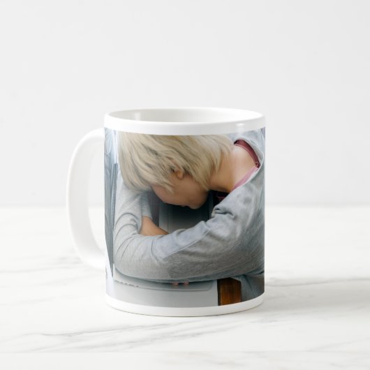 Noch nicht erwachsen. Mama, ich verdiene eine Paus Kaffeetasse (Vorderseite Links)