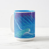 Nomaden für den Ozean, Fantasiekunst, Meerjungfrau Zweifarbige Tasse (Vorderseite Links)