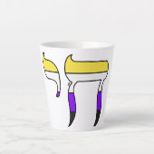 Nonbinäre Pride-Flagge Chai Milchtasse (Vorderseite)