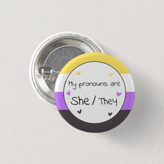 Nonbinary She/they Pronoun-Button Button (Vorne & Hinten)