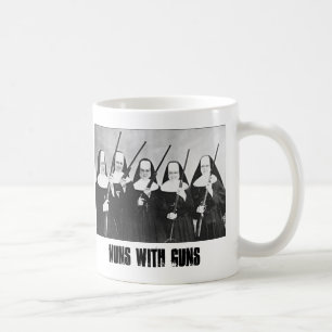 Nonnen mit der Gewehr-Kaffee-Tasse Kaffeetasse