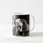 Nonnen Rauchen Vintages Foto Kaffeetasse (VorderseiteRechts)