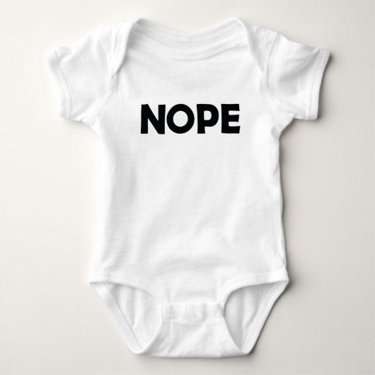 NOPE BABY STRAMPLER (Vorderseite)