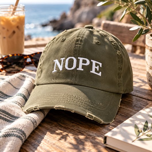 NOPE bestickte Baseballkappe mit Distressed-Look