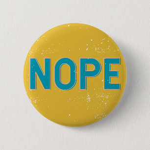 NOPE - Beunruhigte Typografie in Gelb und Blau Button