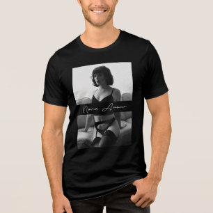 Nora Amour B&W T-Shirt, weißer Text Tri-Blend Shirt