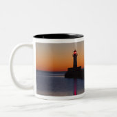 Nord-Pier Lighthouse in Duluth, Minnesota, Zweifarbige Tasse (Links)