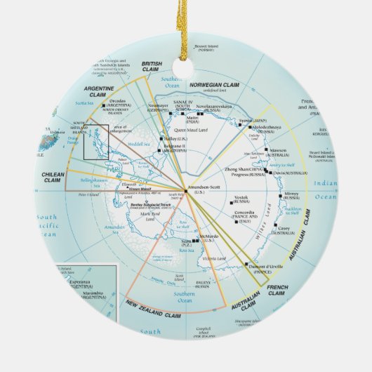 Nord und Südpfosten, artic Region und die Keramikornament (Hinten)