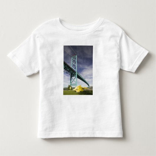 Nordamerika, KANADA, Ontario, Windsor:Das Kleinkind T-shirt (Vorderseite)