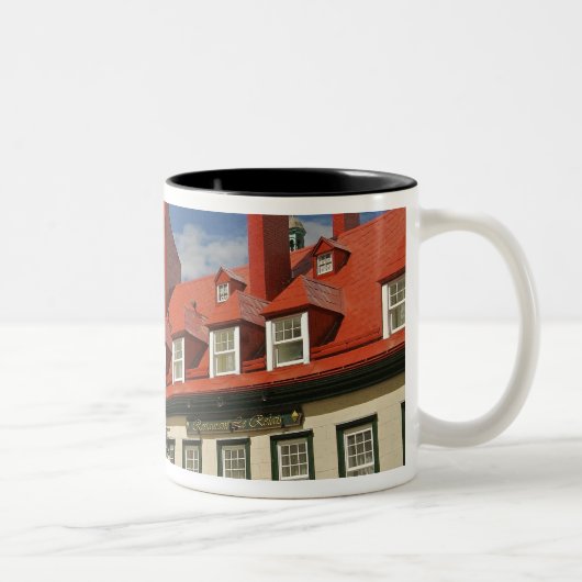 Nordamerika, Kanada, Quebec, Old Quebec City.3 Zweifarbige Tasse (Rechts)