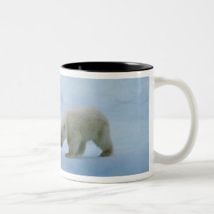Nordamerika, Kanadische Arktis. Eisbär Zweifarbige Tasse