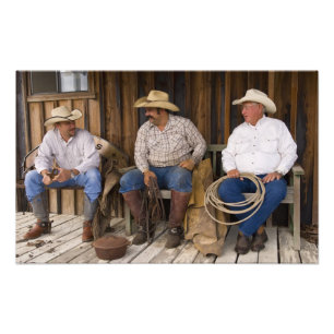 Nordamerika, USA. Entspannende Cowboys und Fotodruck