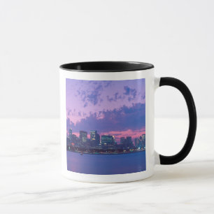 Nordamerika, USA, IL. Chicago Skyline bei Dämmerun Tasse