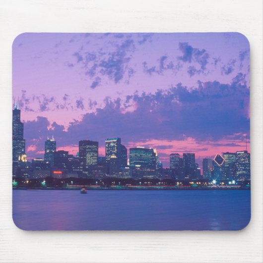Nordamerika, USA, IL. Chicagoer Skyline bei Dämmer Mousepad (Vorne)