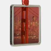 Nordamerika, USA, Kalifornien, San Francisco. Silbernes Ornament (Rechts)