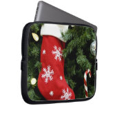 Nordamerika. Weihnachtsdekorationen auf Baum. 3 Laptopschutzhülle (Vorne Rechts)