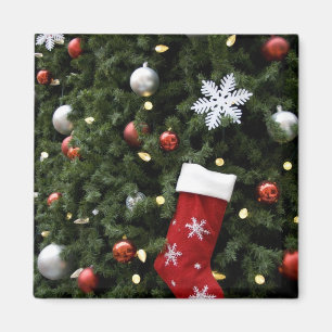 Nordamerika. Weihnachtsdekorationen auf Baum. 5 Magnet