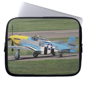 Nordamerikanische P-51 D Dazzling Donna auf der Laptopschutzhülle