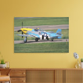 Nordamerikanische P-51 D Dazzling Donna auf der Leinwanddruck (Insitu (Wohnzimmer))