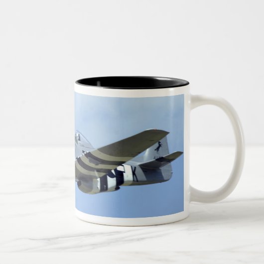 Nordamerikanischer P-51D Mustang, kleines Pferd Zweifarbige Tasse (Rechts)
