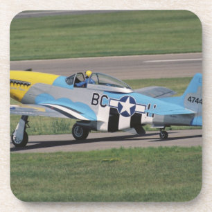 Nordamerikanisches P-51 D, das Donna auf blendet Untersetzer