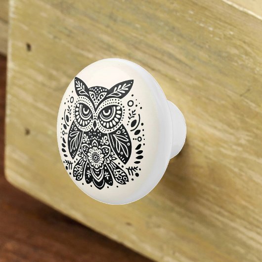 Nordic Folk Art Grumpy Owl Ivory Black Keramikknauf