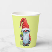 Nordic Nisse Gnome Gonk hält ein Glas Limon Pappbecher (Vorderseite)