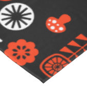 Nordic Owl - Orange und Black Folk Art Tischdecke (Schrägansicht)