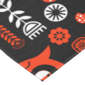 Nordic Owl - Orange und Black Folk Art Tischdecke (Schrägansicht)