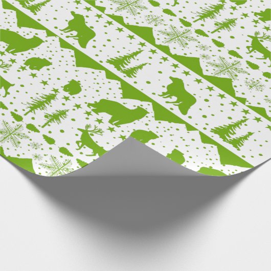 Nordic Sweater White and Lime Green Winter Animals Geschenkpapier (Ecke)