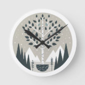 Nordische Berge und Birkenbaum Runde Wanduhr (Vorderseite)