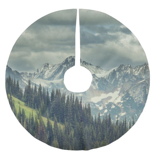 Nordkaskade: Majestic Mountain Peak. Polyester Weihnachtsbaumdecke (Vorderseite)