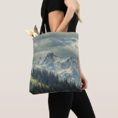 Nordkaskade: Majestic Mountain Peak. Tasche (Von Nahem)