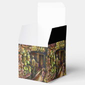 Nördlich des Zirkus Geschenkschachtel (Geöffnet)