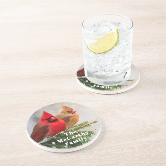 Nördliche Kardinäle in der Familie Pine Tree Getränkeuntersetzer (Seite)