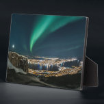 Nordlichter Tromso Fotoplatte<br><div class="desc">Reisen Foto des arktischen Nachthimmels über Tromso gefüllt mit Northern Lights (Aurora borealis). Foto © Sebastian Wurm.</div>
