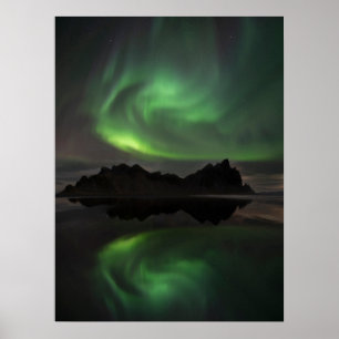 Nordlichter   Vestrahorn Beach Hofn, Island Poster
