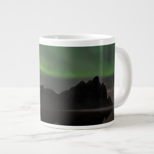 Nordlichter   Vestrahorn Strand Hofn, Island Jumbo-Tasse