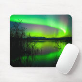 Nordlichter widergespiegelt auf See Mousepad (Mit Mouse)