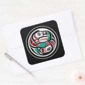 Nordwestpazifikküste Otter verfolgt Lachs Quadratischer Aufkleber (Umschlag)