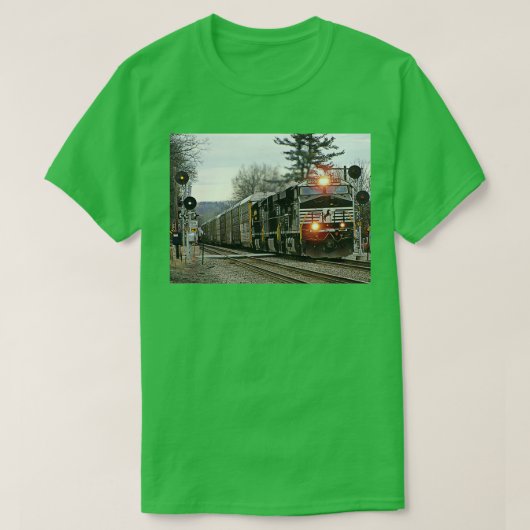 Norfolk Southern 7557 at Shirley T-Shirt (Design vorne)