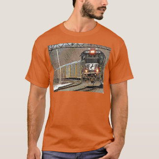 Norfolk Southern 8843 in Fitchburg T-Shirt
