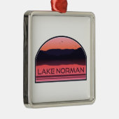 Norman North Carolina Red Sunrise Lake Ornament Aus Metall (Rechts)