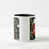 North America. Weihnachtsdekorationen auf Baum. 3 Tasse (Zentrum)