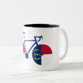 North Carolina Flag Cycling Zweifarbige Tasse (VorderseiteRechts)
