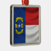 North Carolina-Flagge Silbernes Ornament (Rechts)