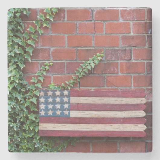 North Carolina, Linville, hölzerne US-Flagge Steinuntersetzer (Vorderseite)