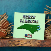 North Carolina Map Kontur, Foto und US Flag Text Fotoplatte (Seite)